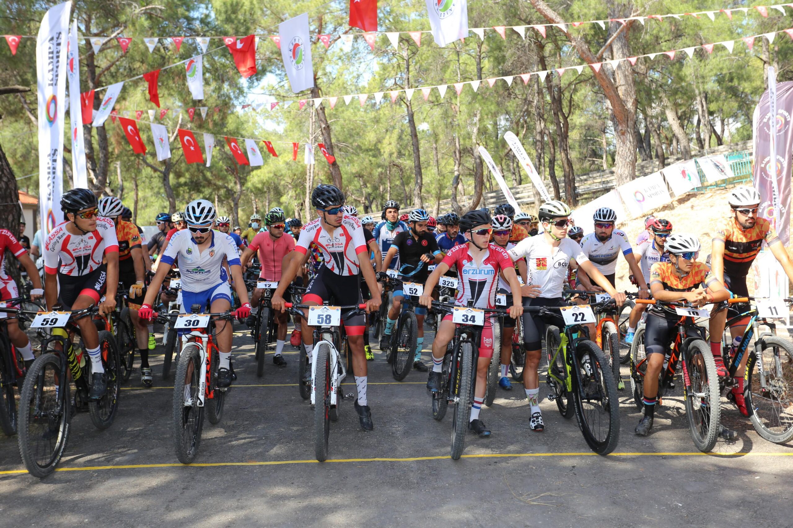 Kepez’de pedallar 120 dakika yarıştı