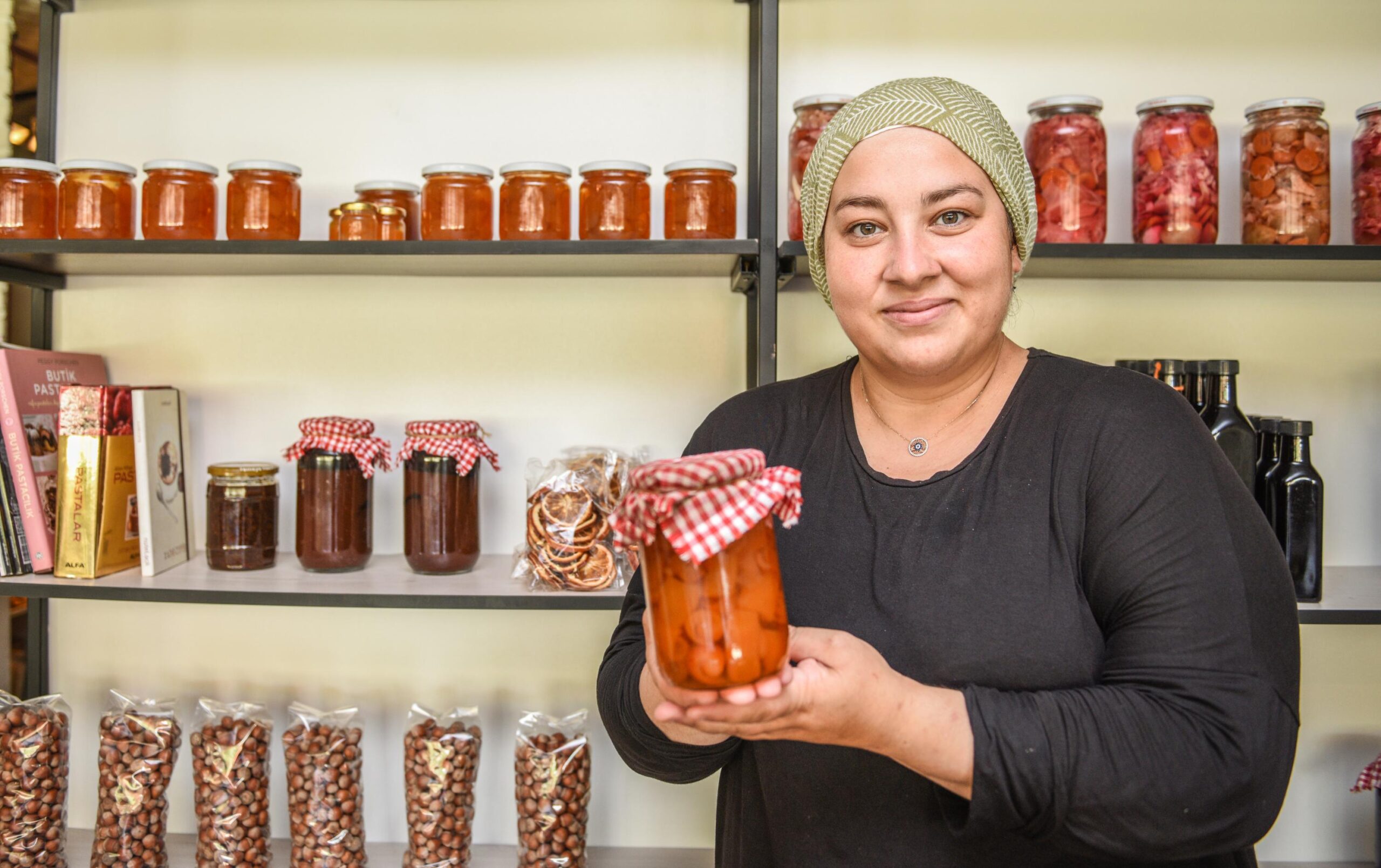 Kepez’den kadın emeğine satış desteği