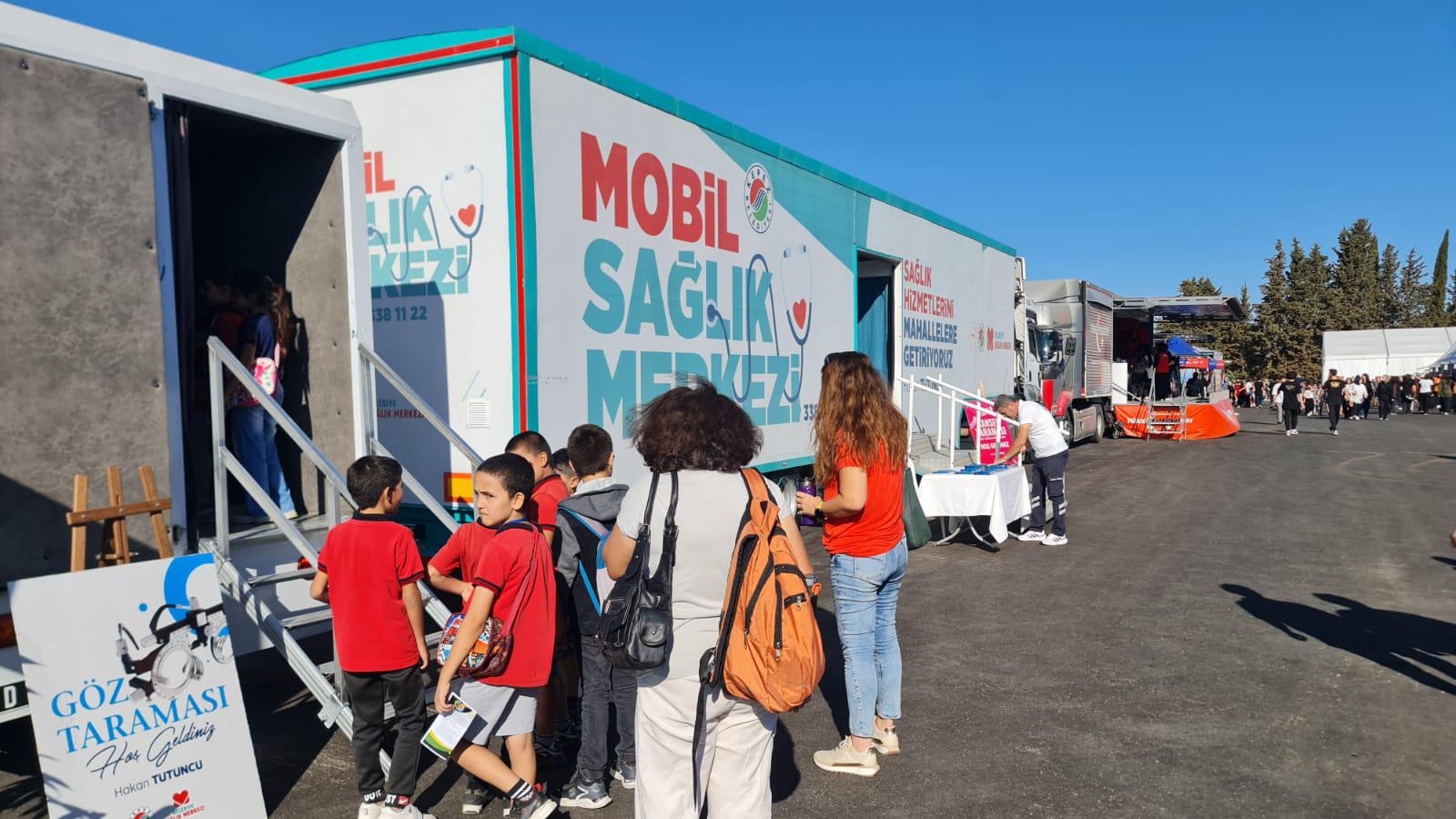 Kepez’in Mobil Sağlık Merkezi BİLİMFEST’te