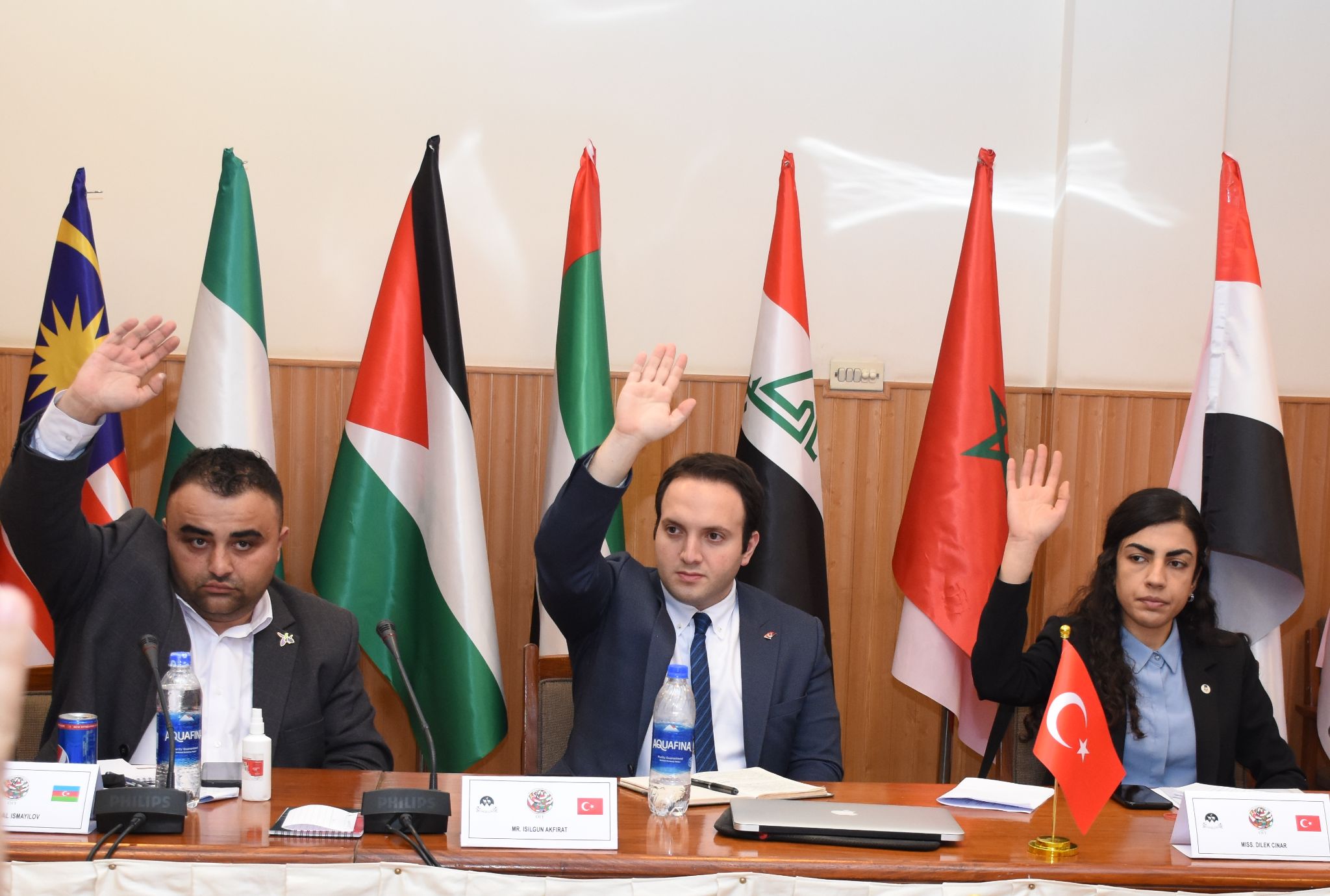 ‘KIBRIS’TA TÜRKİYE’NİN YANINDAYIZ’