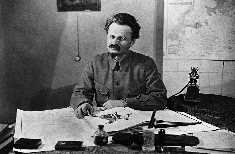 Kızıl Ordu'nun kurucusu Troçki Büyükada anılacak