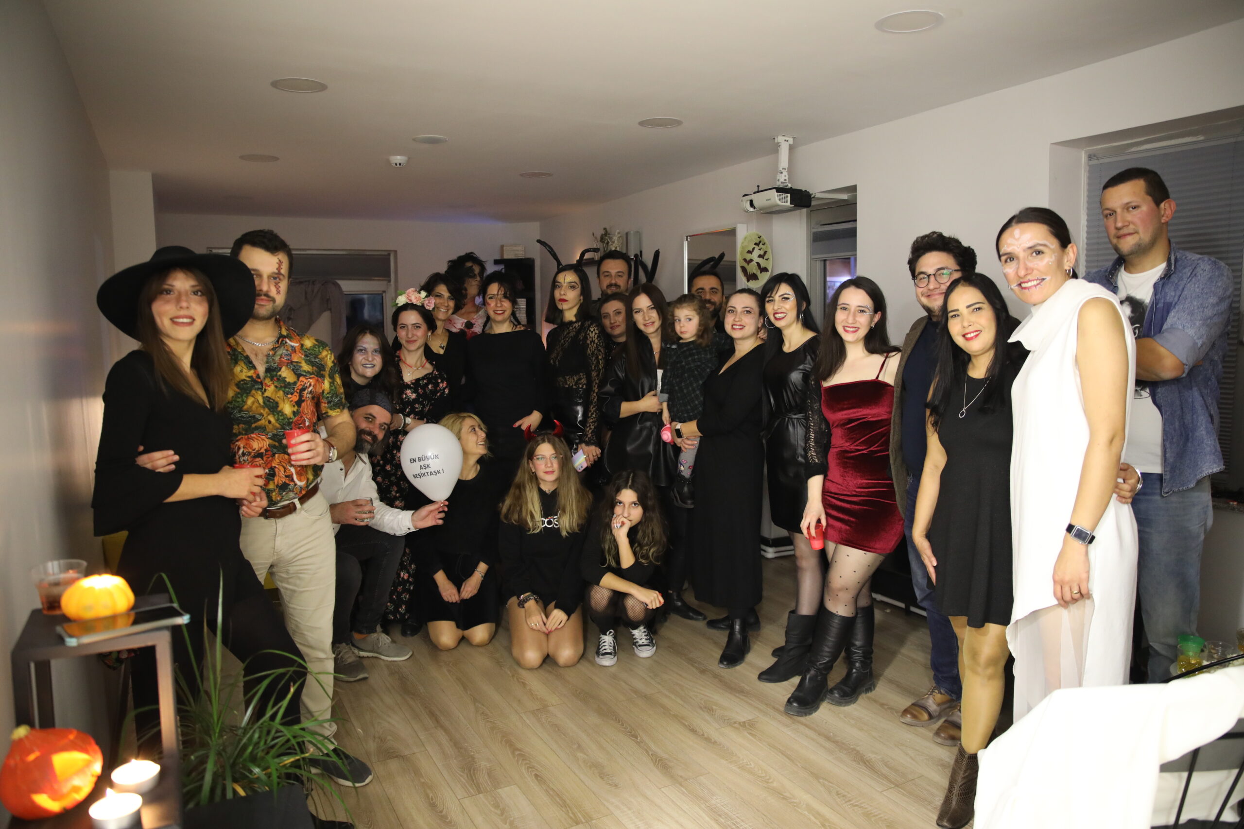 Kliniği Cadılar Bastı !