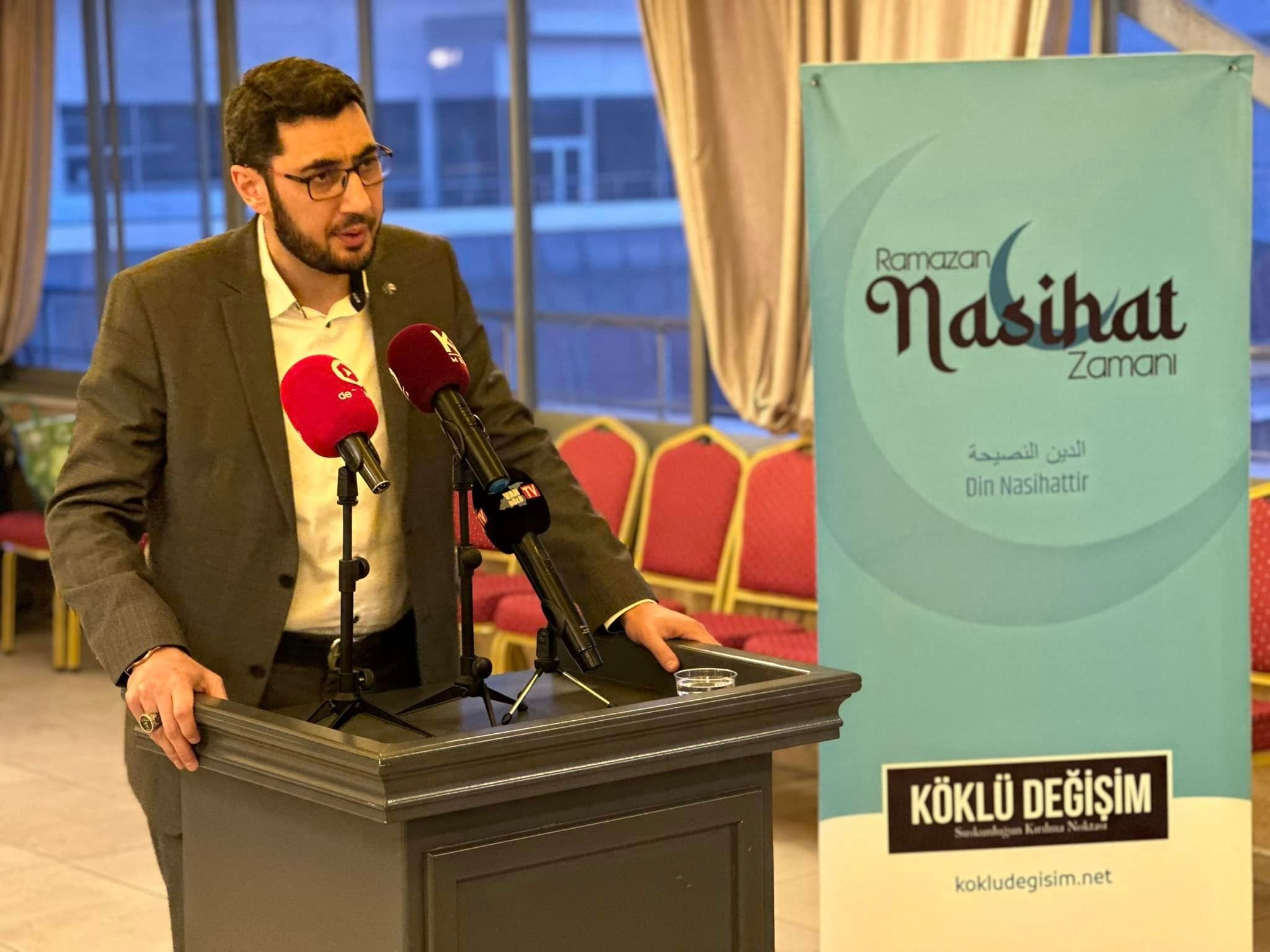 Köklü Değişim, Van’da Geleneksel İftarını Gerçekleştirdi