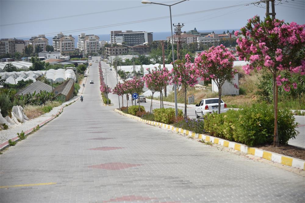 KONAKLI MAHALLESİ’NİN CADDE VE KALDIRIMLARI YENİLENİYOR