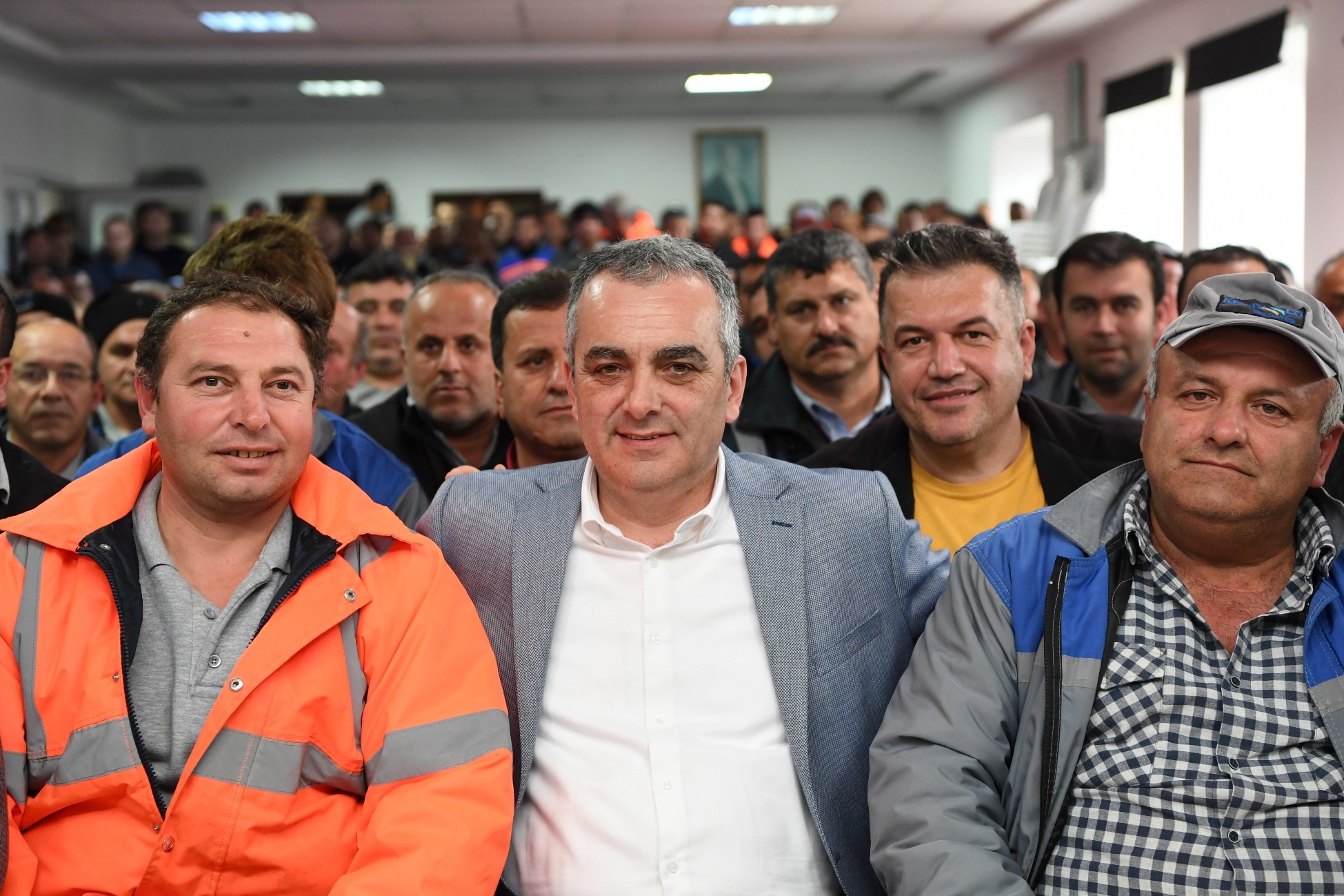 Konyaaltı personeline çifte bayram