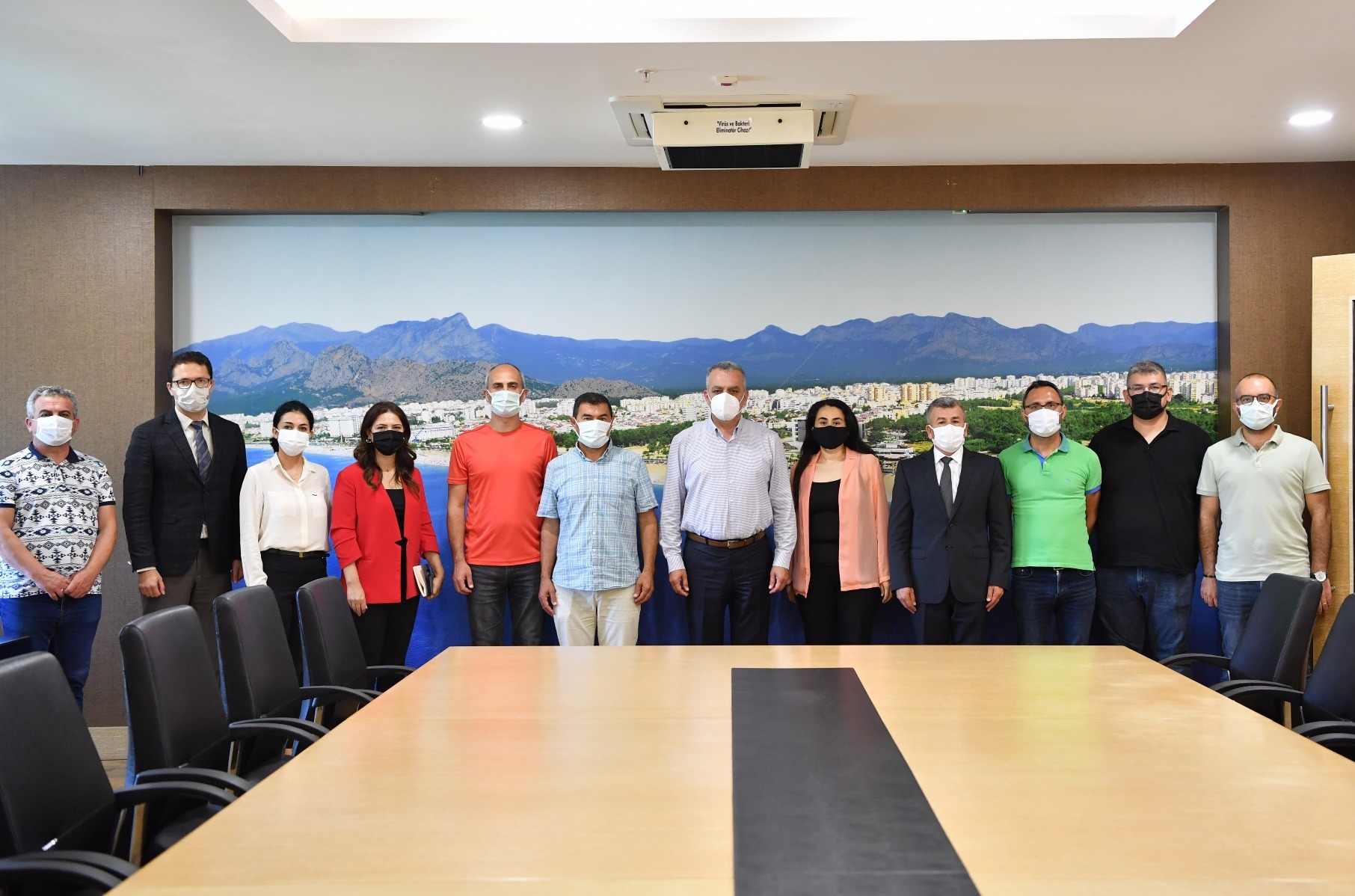 Konyaaltı’nda memurları sevindiren sözleşme