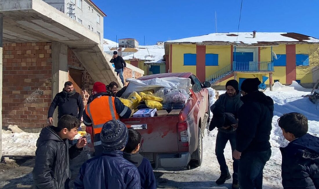 Uzak köylere yardım ulaştırıyorlar