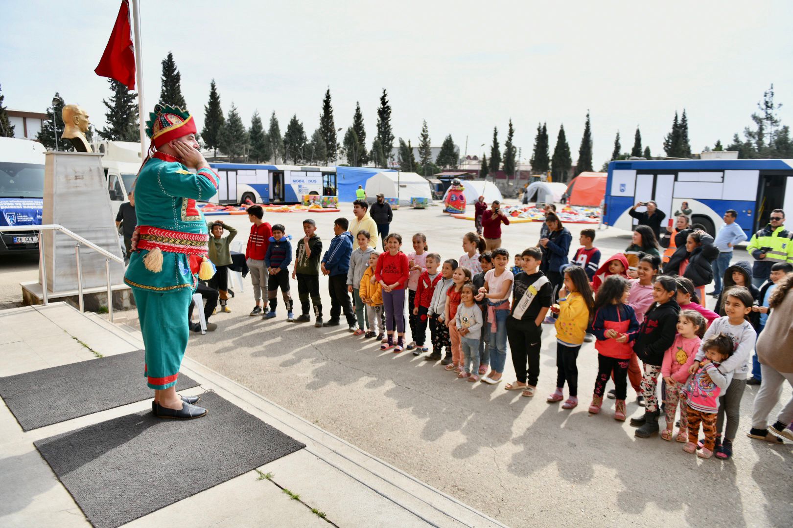 Kültür ve Sosyal İşler Daire Başkanlığı ekipleri, Kahramanmaraş’ta çocuklara yönelik çeşitli etkinlikler düzenlemeye başladı.
