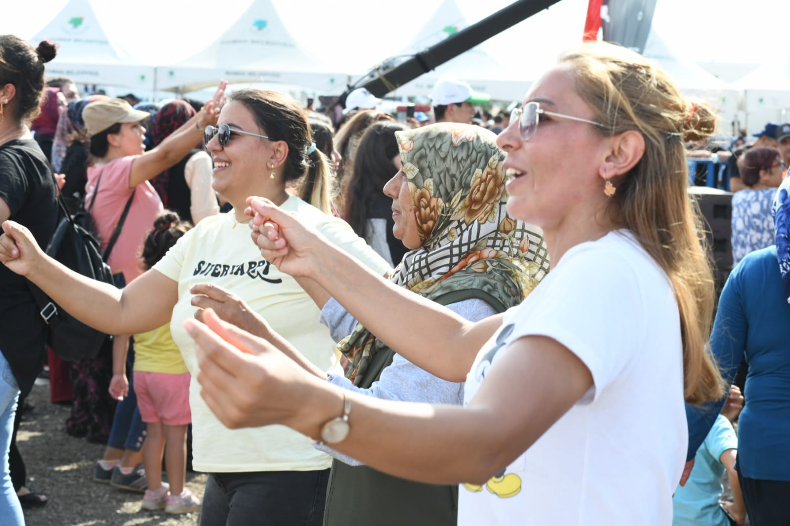 Kutludüğün Festivali’nde Renkli Görüntüler