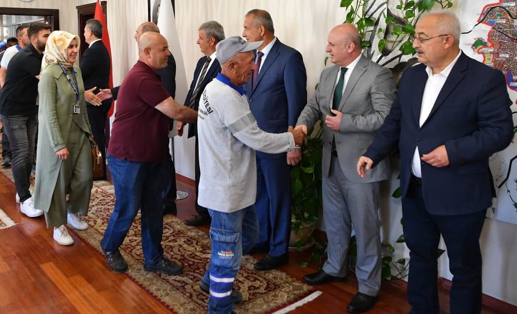 Mamak Belediyesinde Bayram Sevinci...