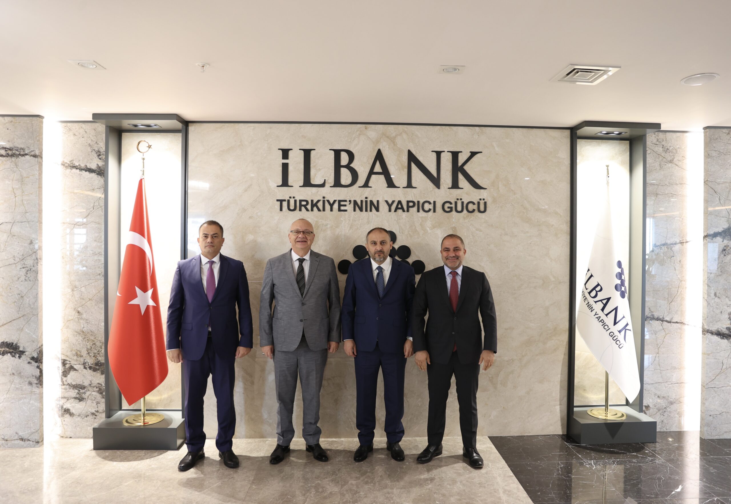 Manisa Büyükşehir Belediye Başkanı Cengiz Ergün, İller Bankası Genel Müdürlüğünü de ziyaret etti.