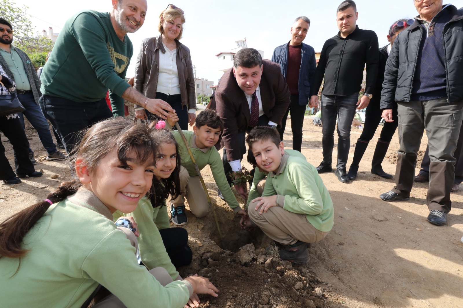 MENDERES SAKIZ AĞAÇLARIYLA SÜSLENECEK