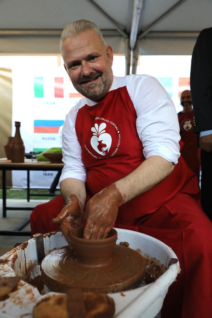 Menemen Belediyesi ‘Zeybek’ oynayacak, ustalar ‘Çömlek’ yapacak