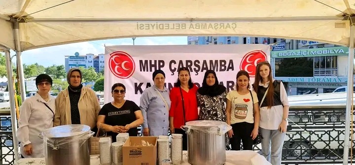 MHP Çarşamba Kadın Kolları Aşure İkramında Bulundu