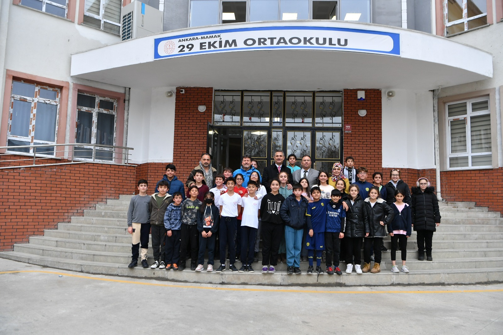 Murat Köse Okuduğu Ortaokulu Ziyaret Etti