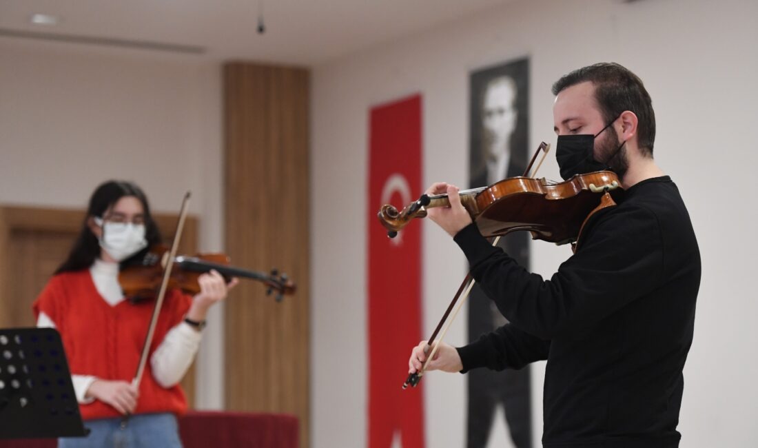 Konyaaltı Belediyesi Müzik Akademisi’nde