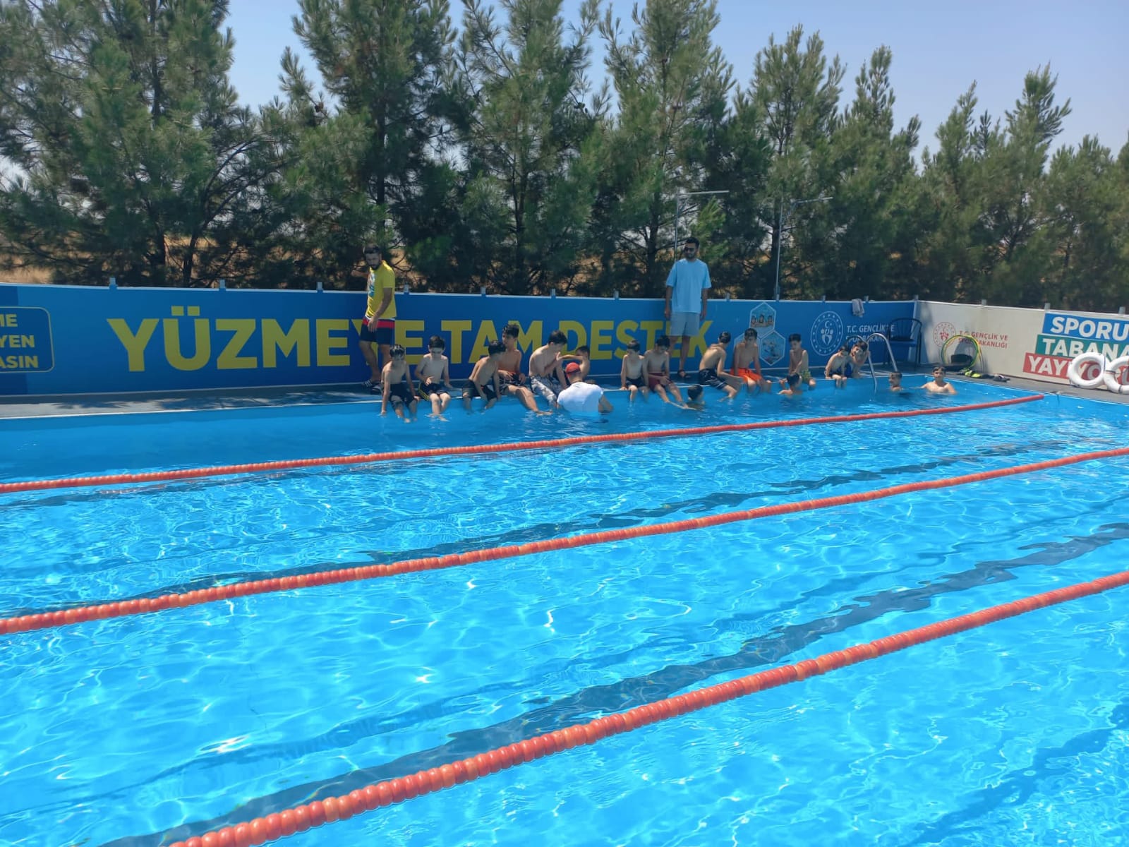 ÖNCE KUR’AN DERSİ, SONRA YÜZME KEYFİ