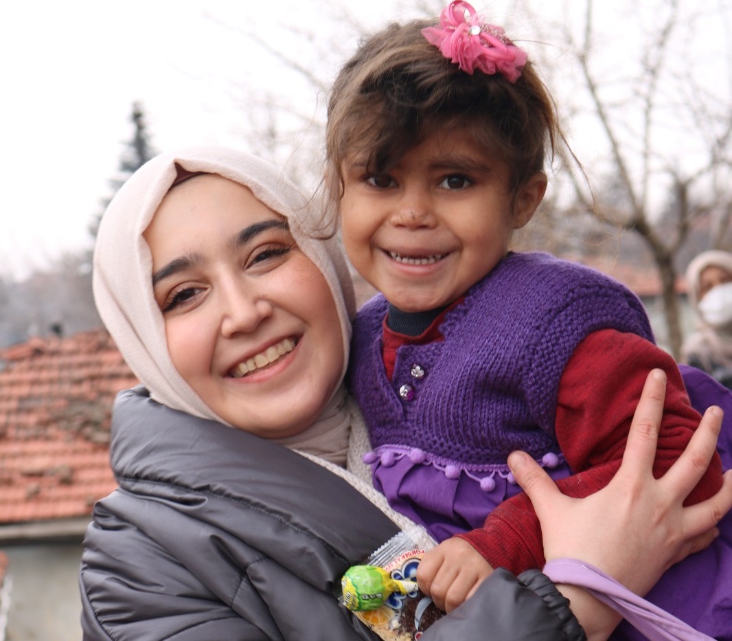 ONLAR BİR İYİLİK HAREKETİNİN GÖNÜLLÜ MELEKLERİ…