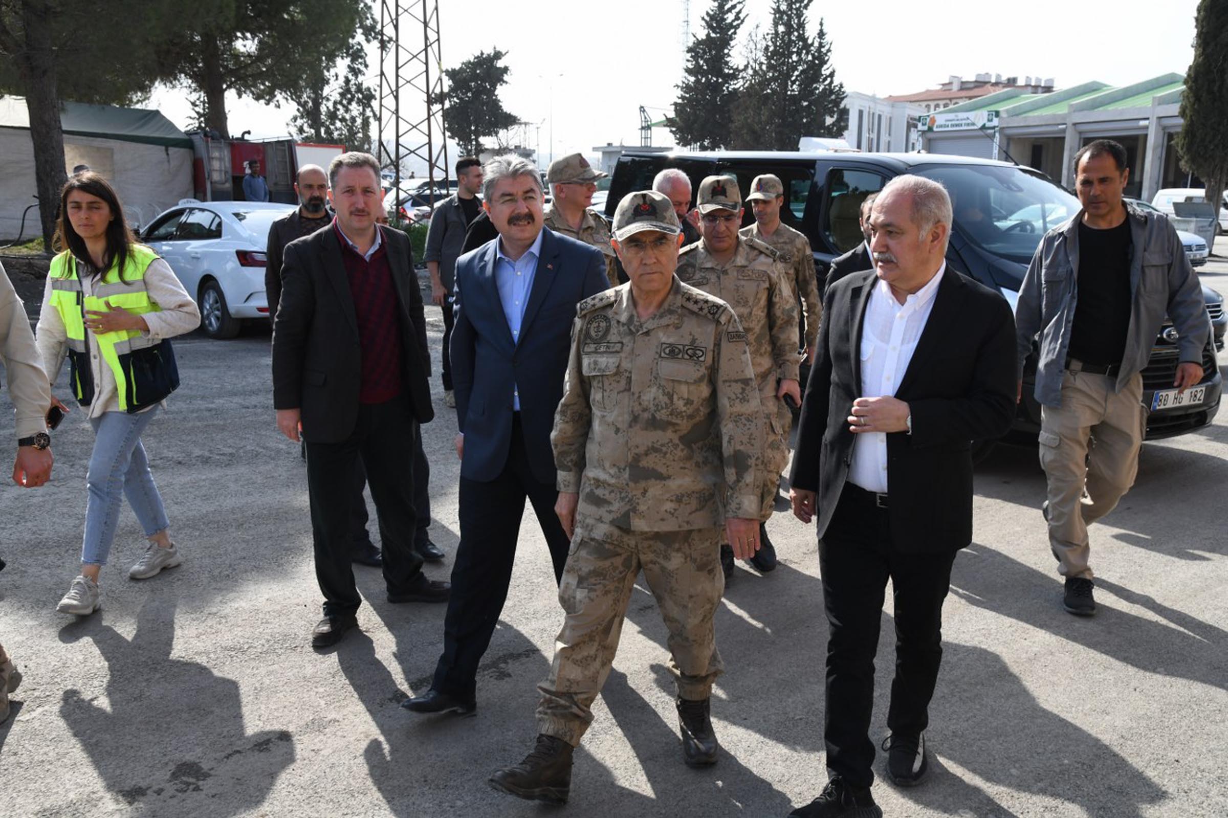 ORGENERAL ÇETİN, OSMANİYE BELEDİYESİ AFET İRTİBAT MERKEZİNİ ZİYARET ETTİ