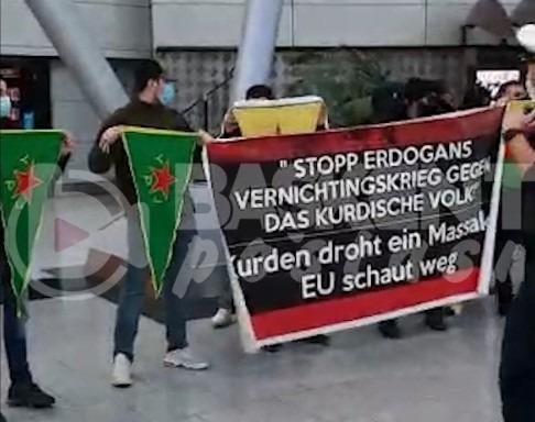 PKK’LILAR DÜSSELDORF HAVALİMANI’NDA EYLEM YAPTI
