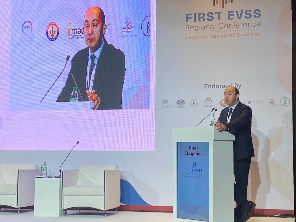 Prof. Dr. Suat Doğancı Dubai’de Düzenlenen Damar Cerrahisi Kongresine Katıldı