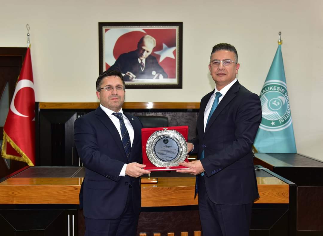 Prof. Dr. Yücel Oğurlu yeni görevine başladı.