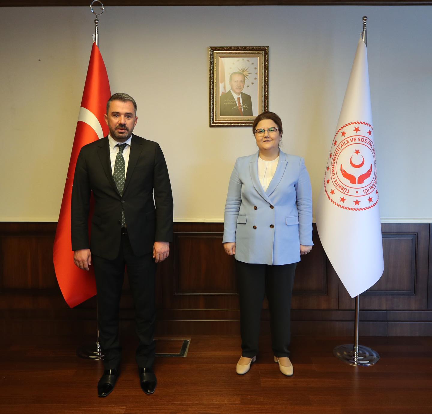 Pursaklar Belediye Başkanı Ertuğrul Çetin, Aile ve Sosyal Hizmetler Bakanı Derya Yanık’ı makamında ziyaret etti.