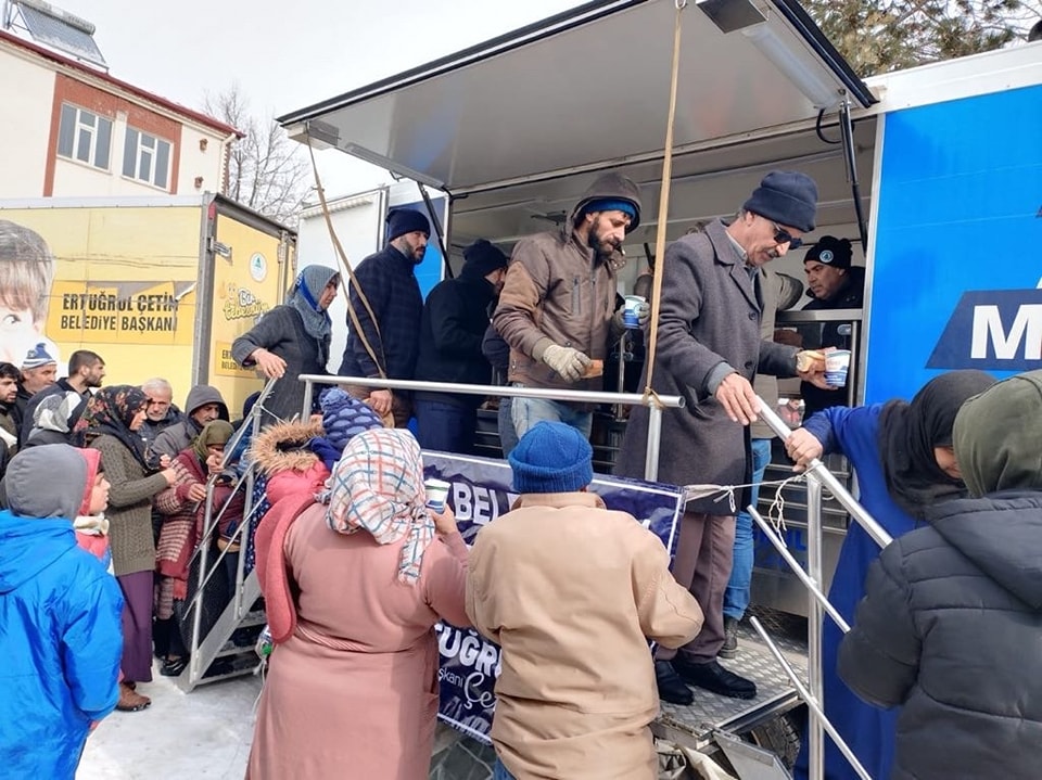 Pursaklar Belediyesi Mobil Mutfak Deprem Bölgesinde