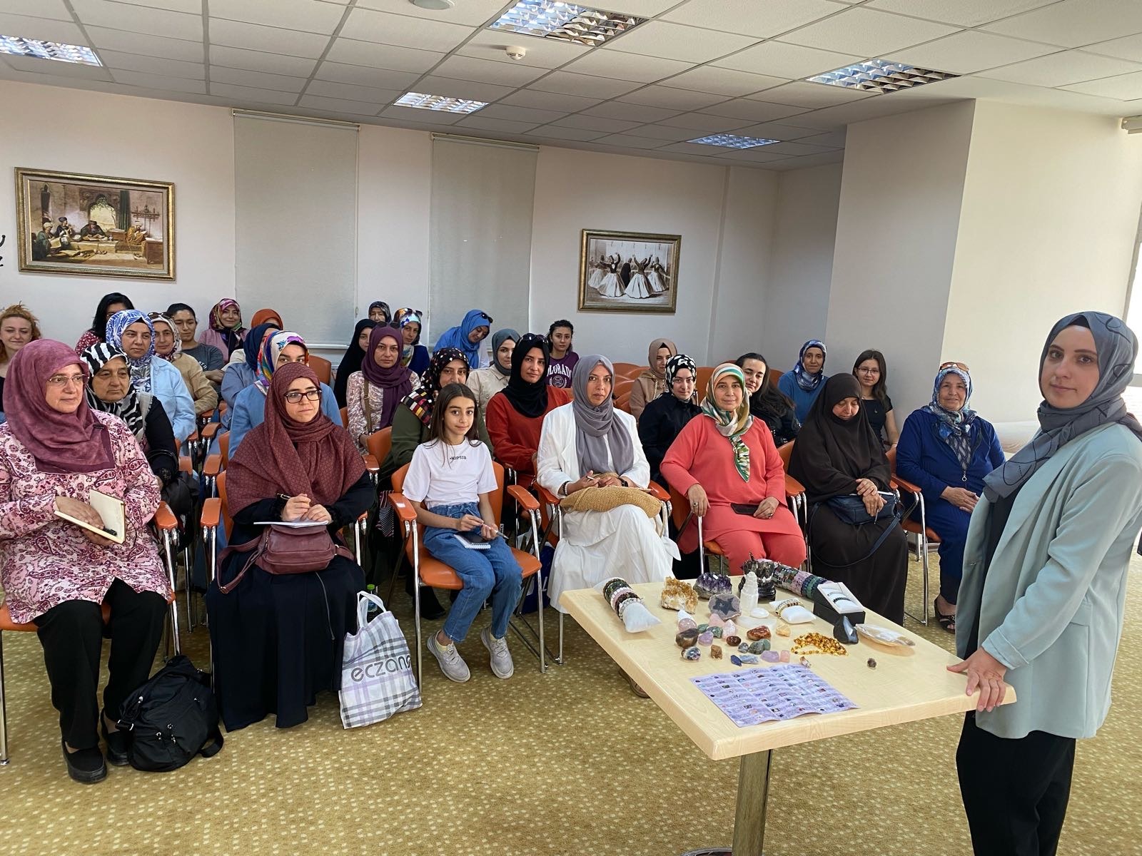 Pursaklar’da Doğal Taşlar Tasarıma Dönüşüyor Şifa Dağıtıyor