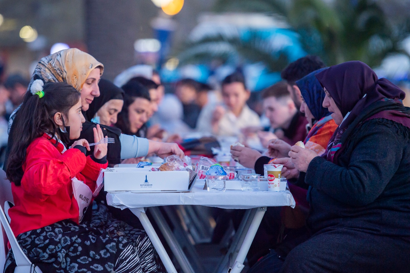 Ramazanın ilk gününde İzmir, Adıyaman, Osmaniye ve Hatay’da iftar sofrası kurulacak