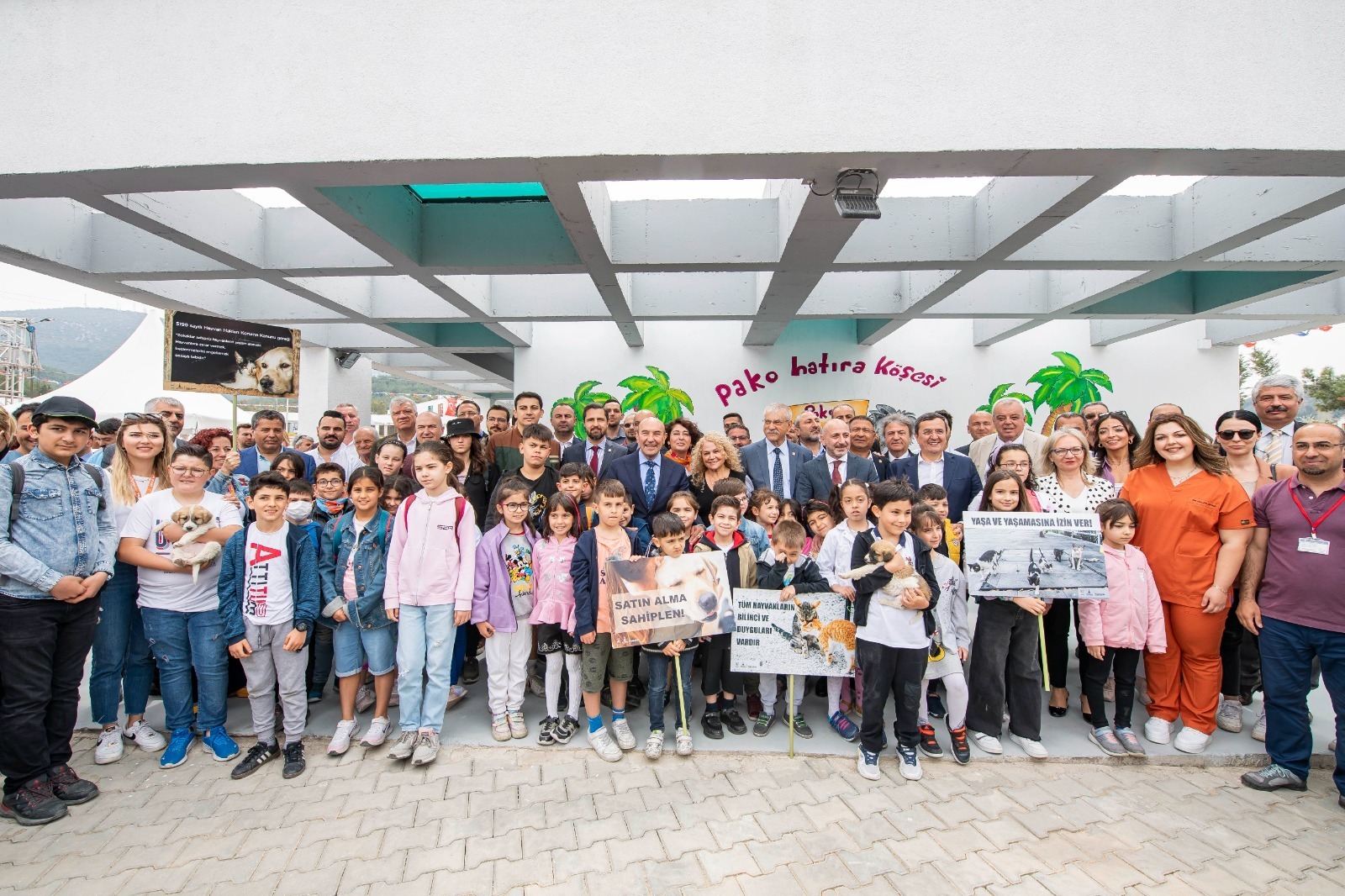 SAHİPSİZ DOSTLAR EMİN ELLERDE