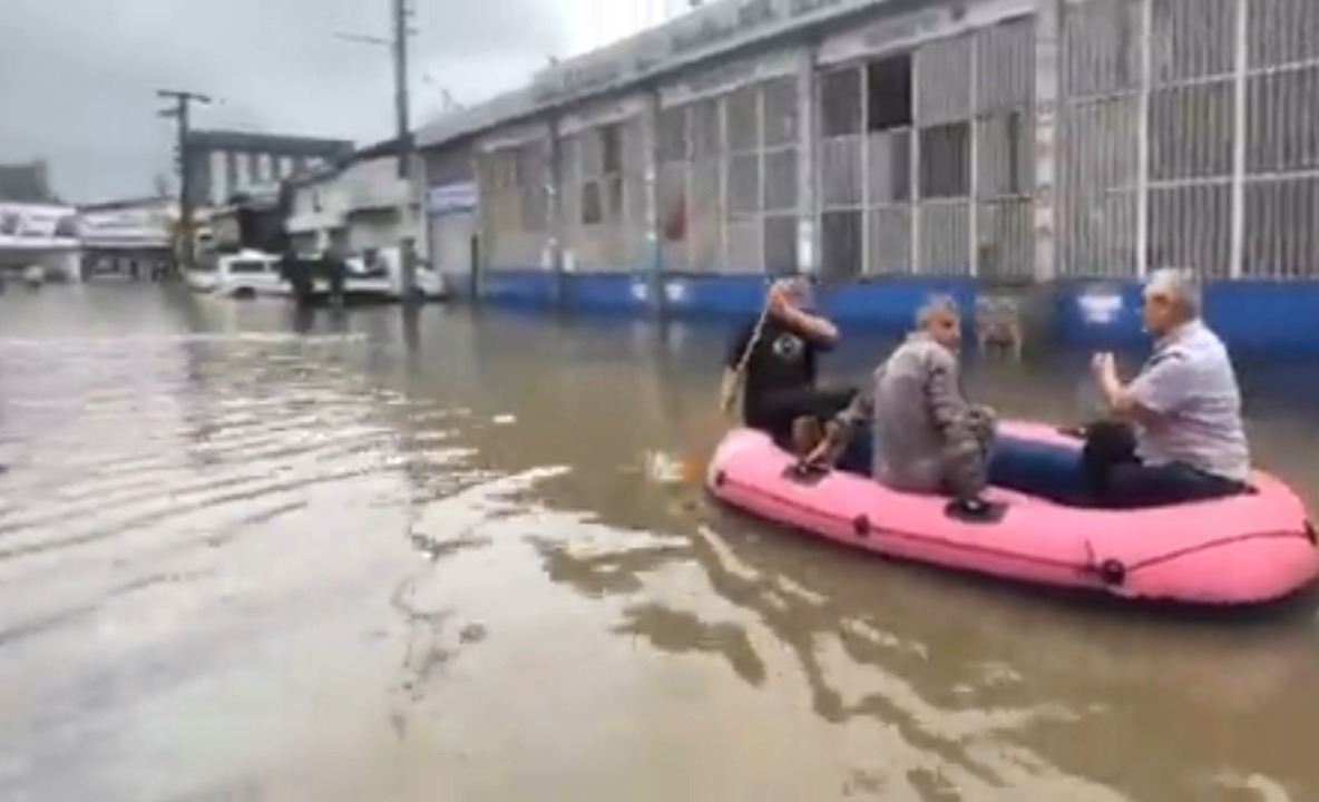 Samsun 1 haftada ikinci kez sele teslim oldu