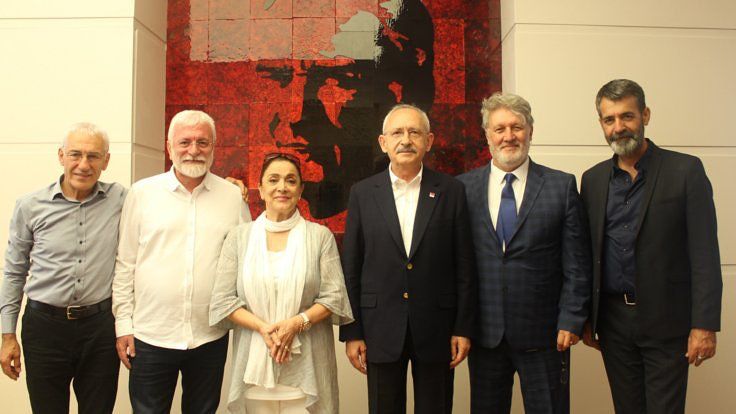 Sanatçılar "Onur Akın" diyor