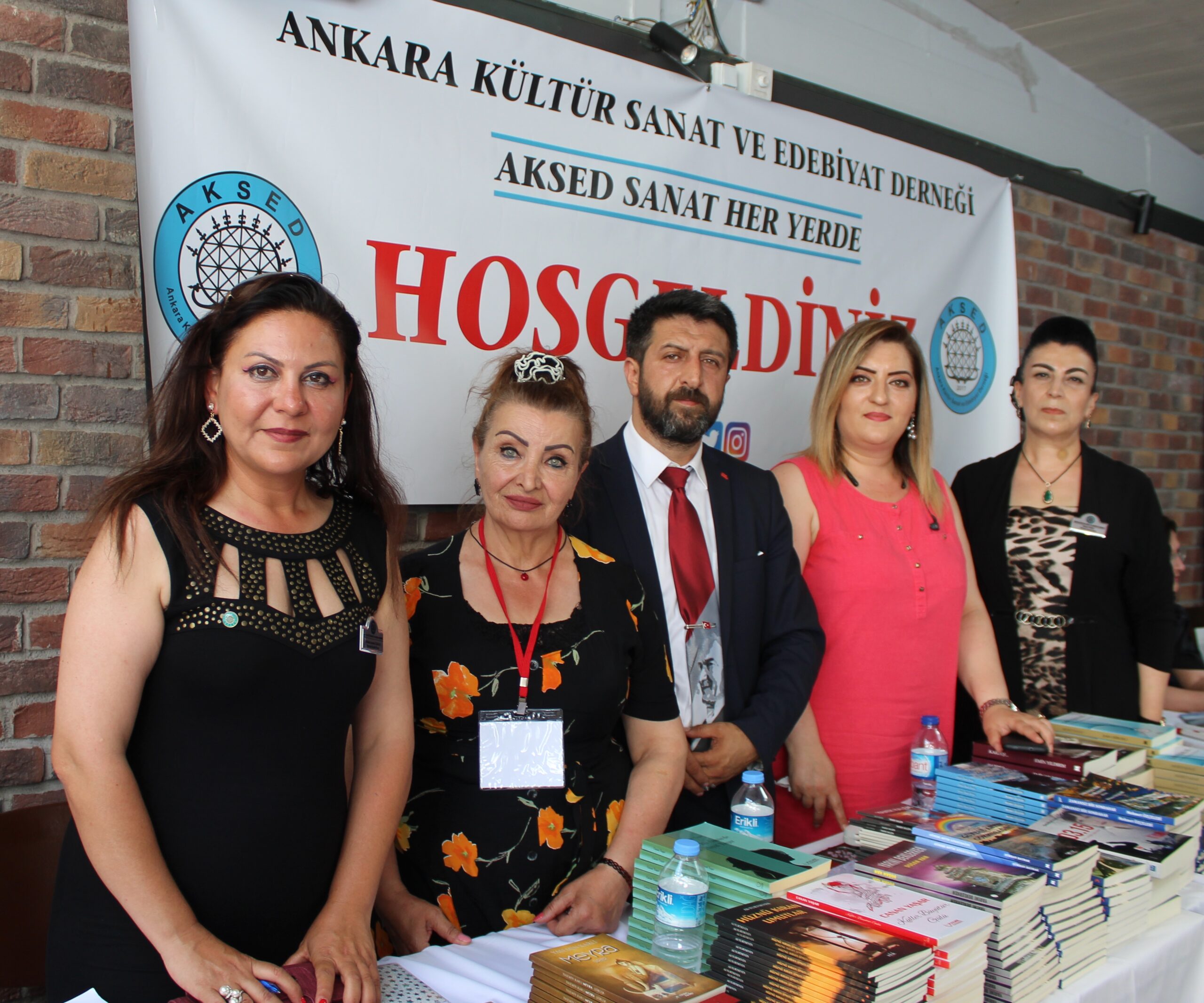 SANATSEVERLER BAHAR KAFE’DE BULUŞTU...