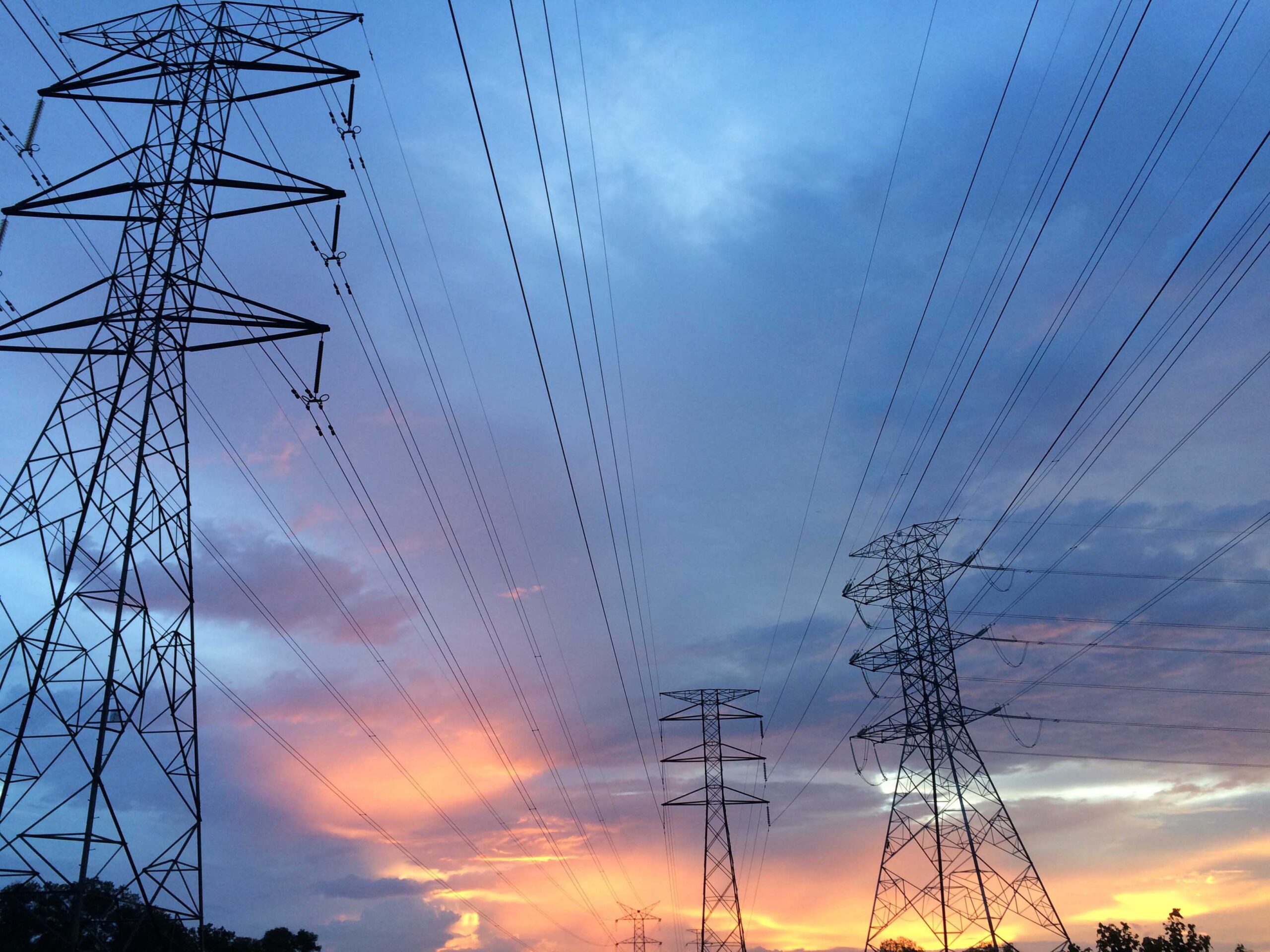 Sanayi ve iş yeri elektriği yüzde 86 zamlanıyor