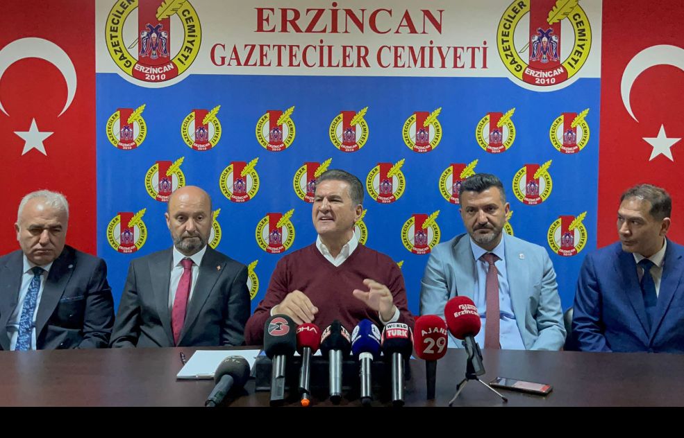 SARIGÜL ERZİNCAN'DA GAZETECİLERLE BİR ARAYA GELDİ