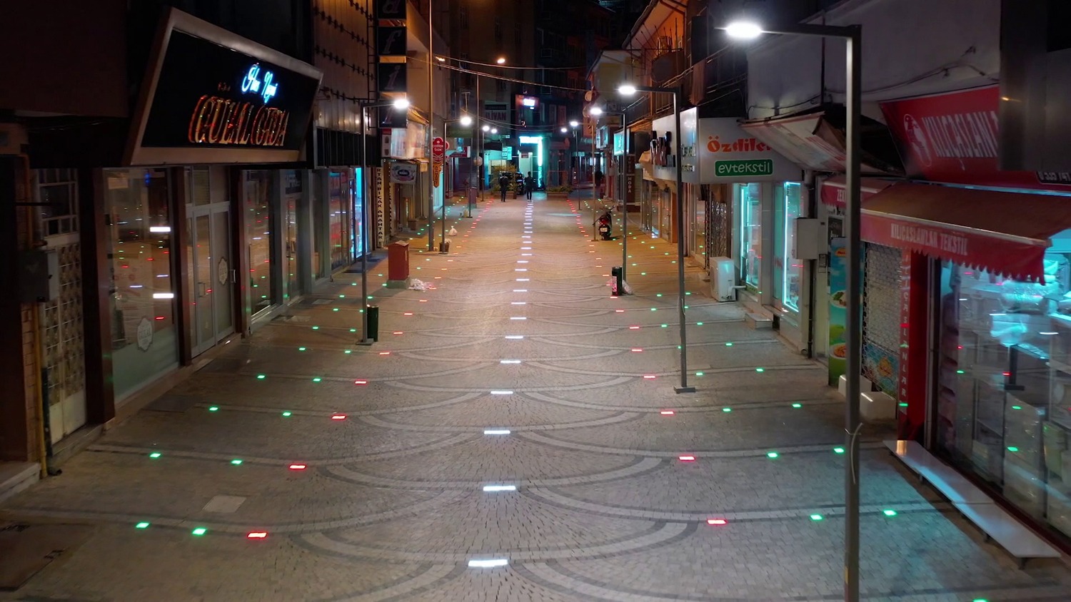 Şehrin meydanları, kaldırımları belediyenin ürettiği begonit taşlarla kaplanacak