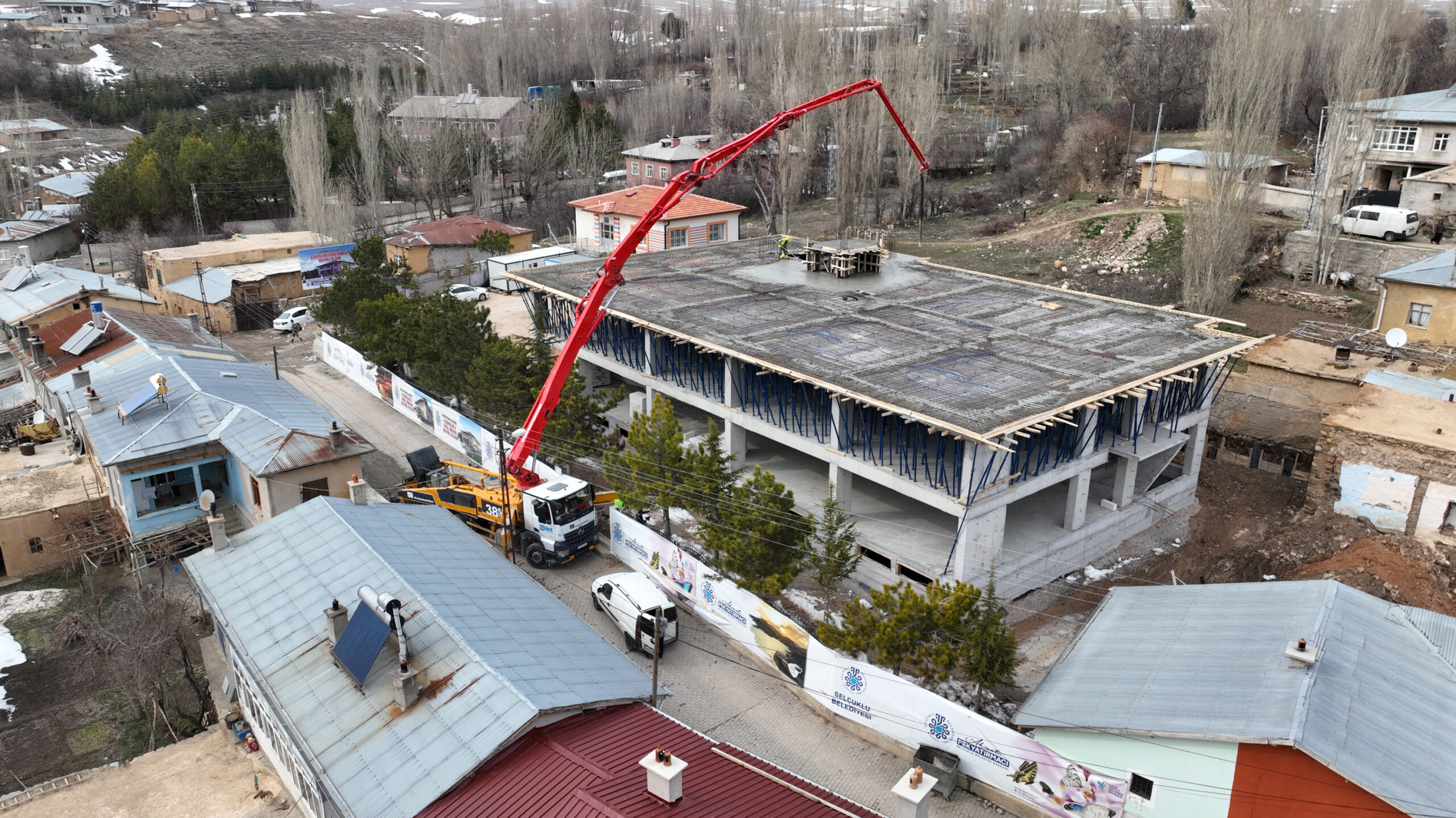 SELÇUKLU BELEDİYESİ SIZMA’YA 8 DERSLİKLİ   OKUL KAZANDIRIYOR