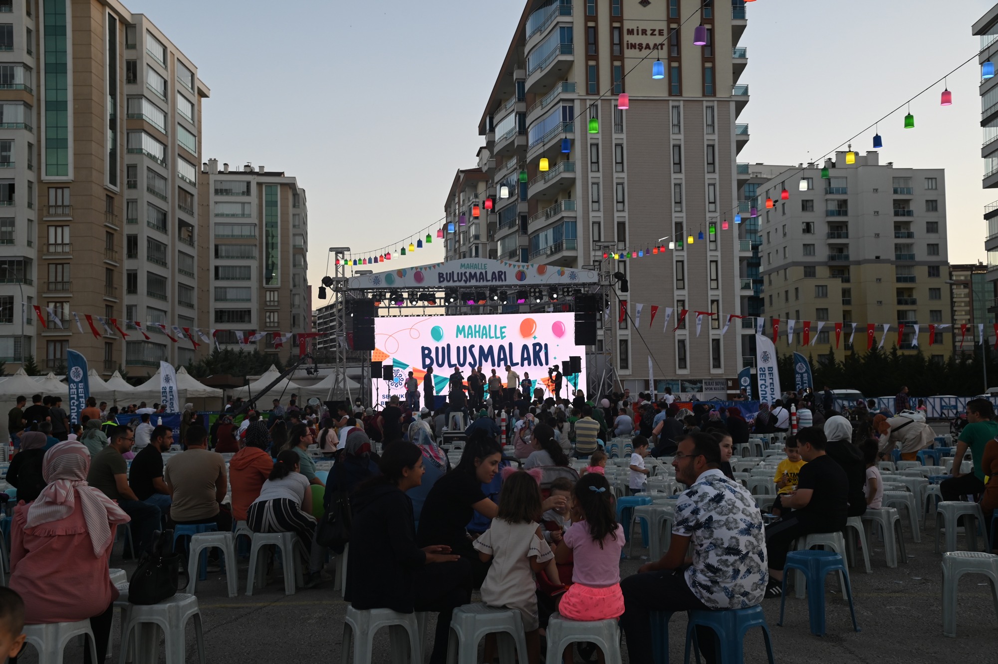 Selçuklu’da “Mahalle Buluşmaları”sürüyor  BAŞKAN PEKYATIRMACI KILINÇARSLAN MAHALLE SAKİNLERİYLE BİR ARAYA GELDİ