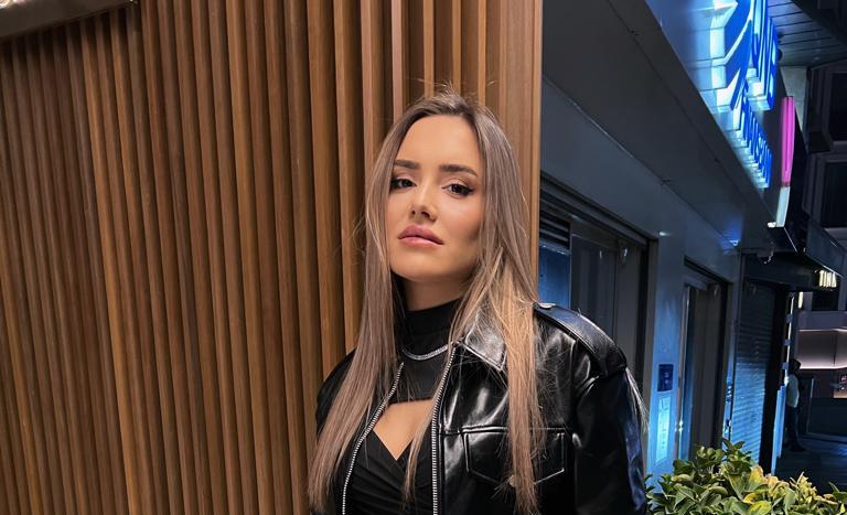 SEREN KAHRAMAN CİNE5TV’DE TOP 10 PROGRAMIN SUNUCUSU OLDU