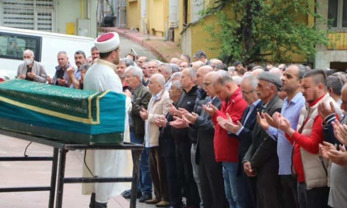 SİNAN SARIÖZKAN GÖZYAŞLARI İÇİNDE SON YOLCULUĞUNA UĞURLANDI