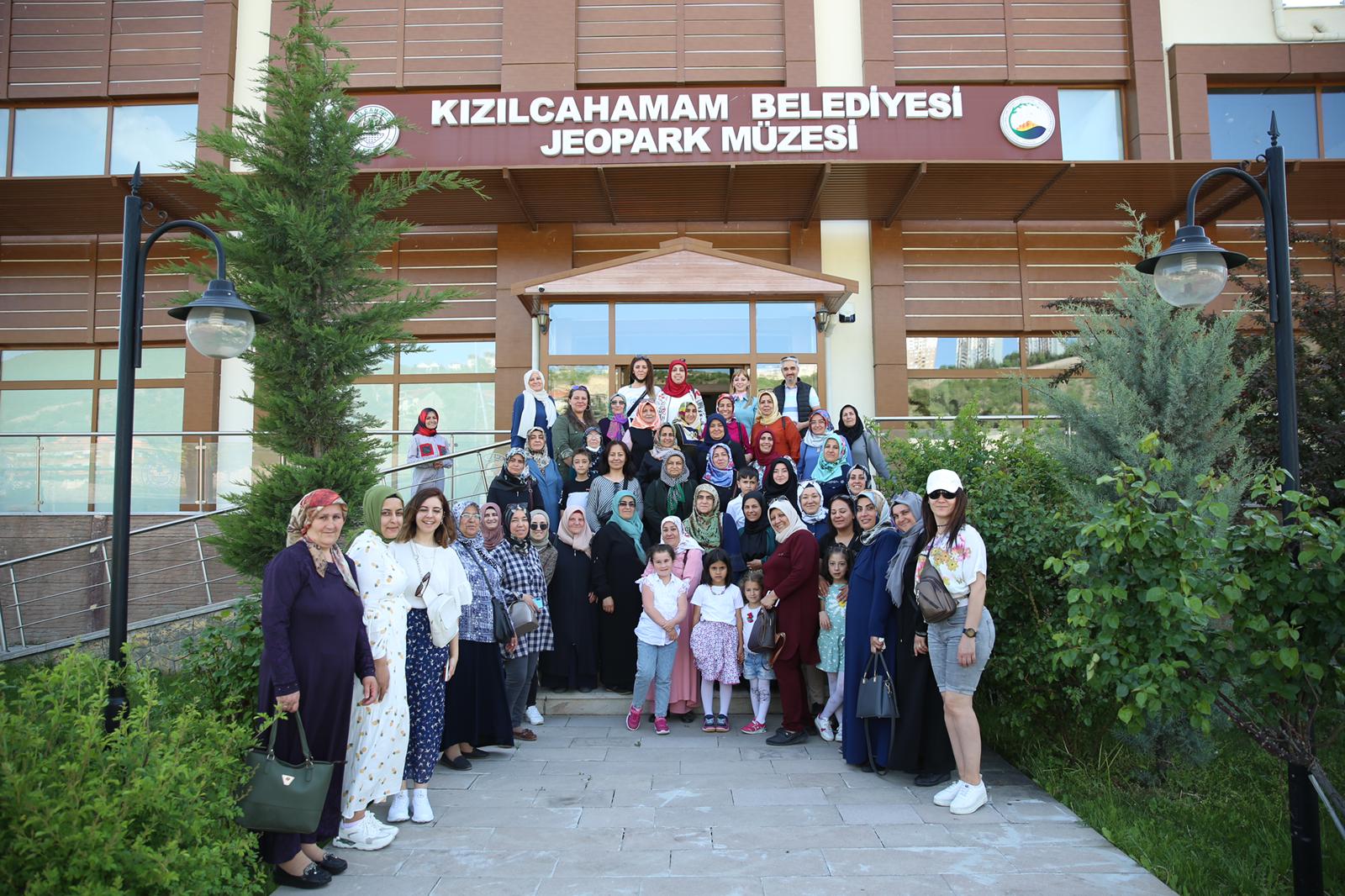 SİNCANLI KADINLAR KIZILCAHAMAM’I GEZDİ