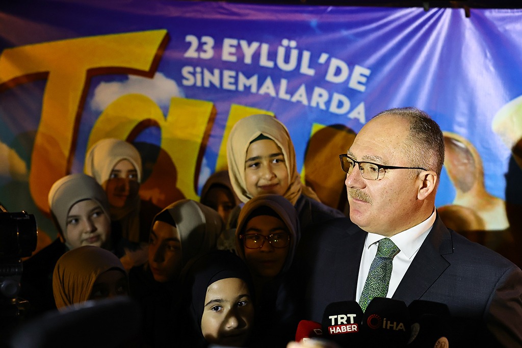 SİVAS BELEDİYESİ’NDEN ÇOCUKLAR İÇİN ÜCRETSİZ SİNEMA ETKİNLİĞİ...