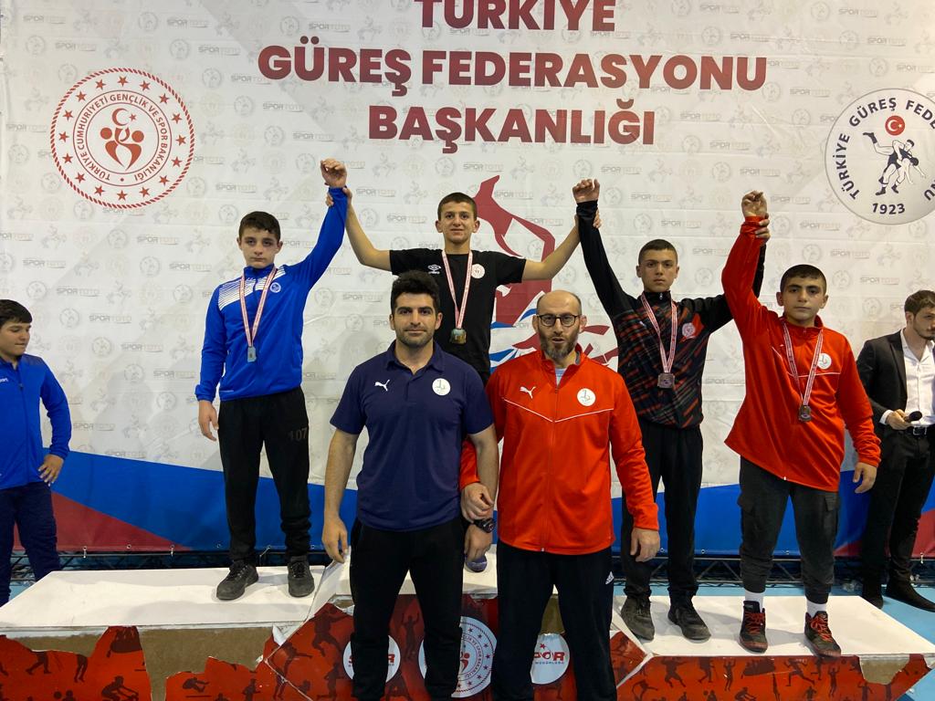 SPOR'UN HERDALINDA BAYRAKLI