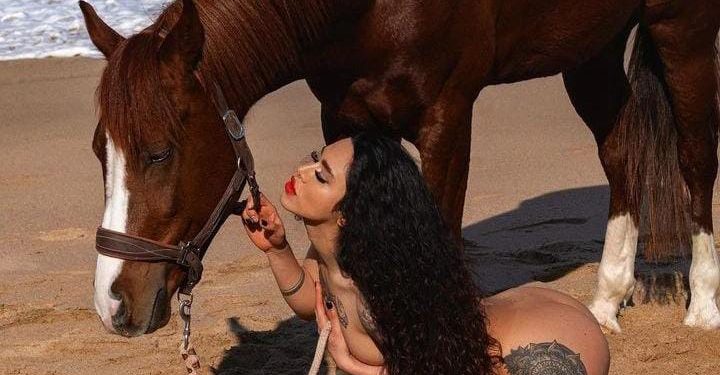 Taravat salari Özgür kadın