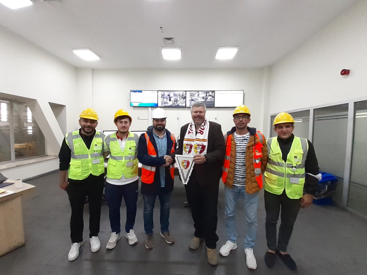 Taşköprüspor Voleybol Takımı'nın sim sponsoru Acacia Maden oldu