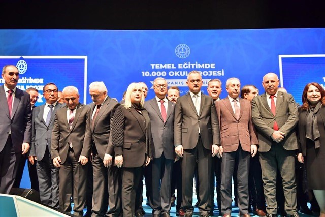 "Temel Eğitimde 10.000 Okul Projesi" Kapanış Töreni Diyarbakır’da Gerçekleştirildi