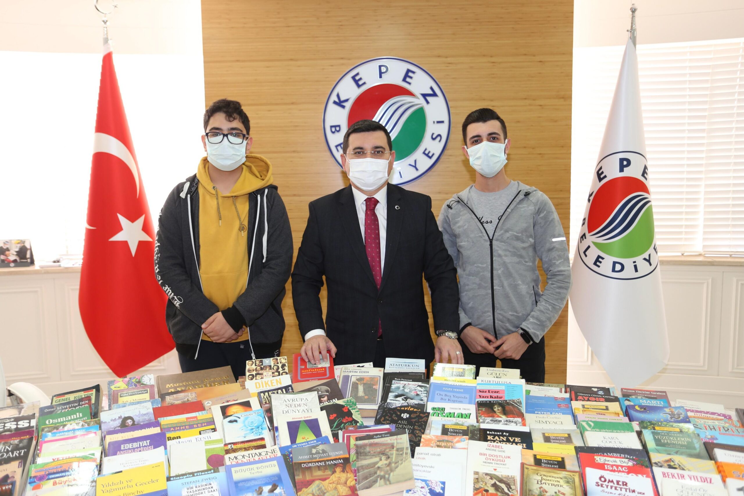 Türkiye’nin en büyük kitap bağış kampanyası Kepez’de