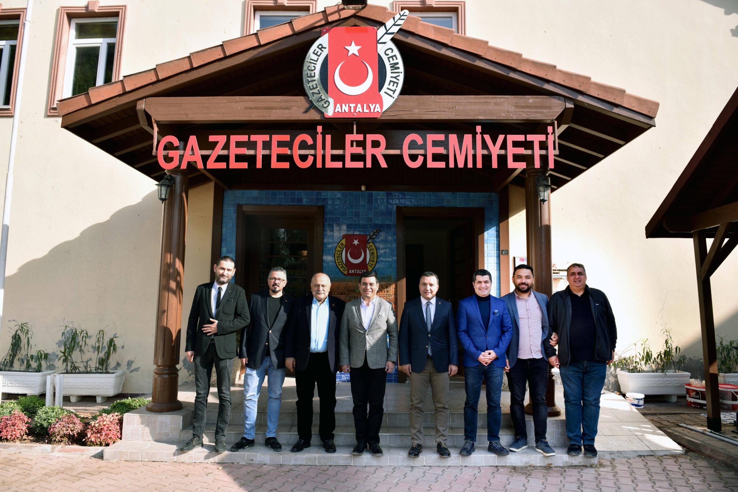 Tütüncü’den Antalya Gazeteciler Cemiyetine ziyaret