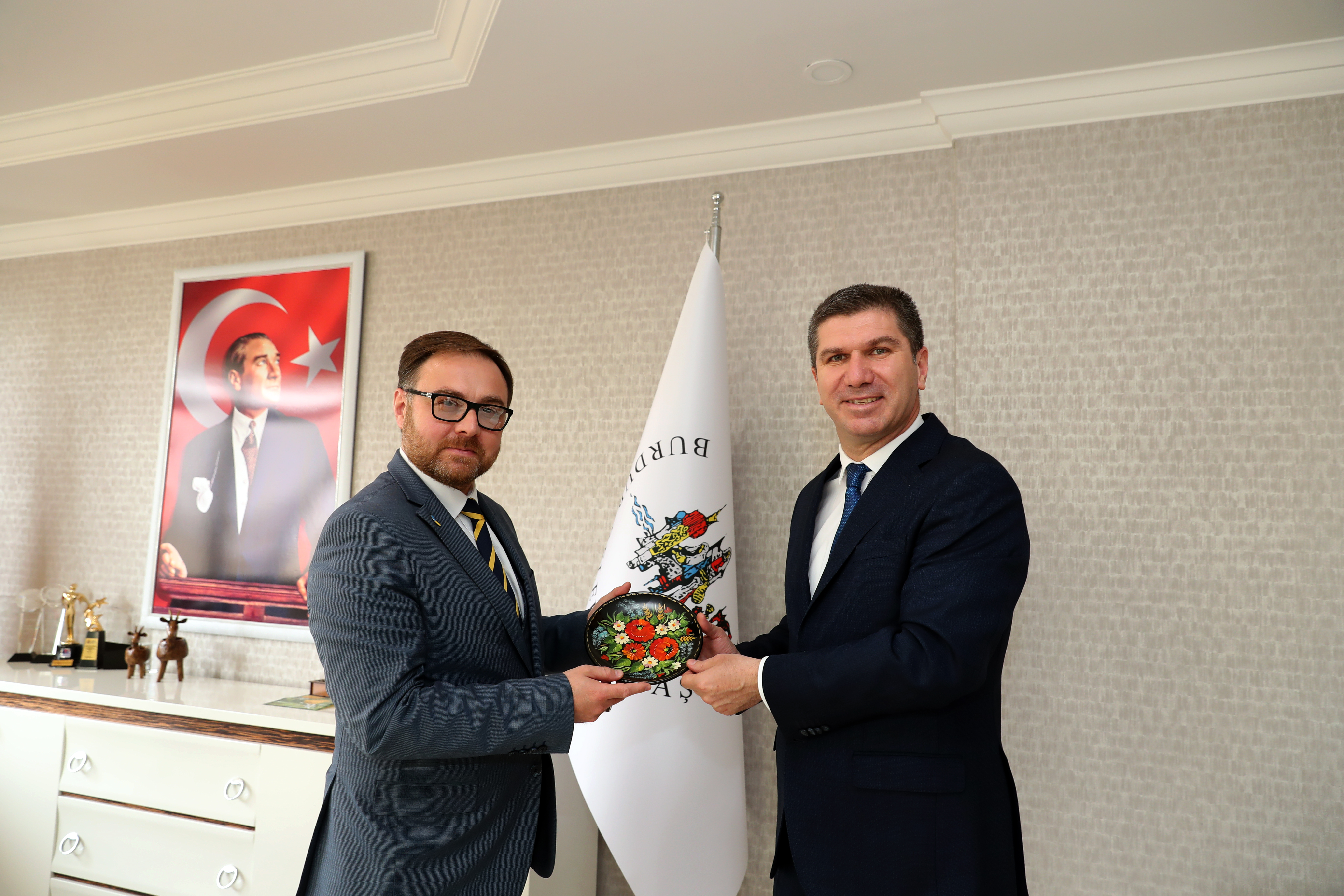 Ukrayna’nın Antalya Konsolosu Emir Rustamov’dan Başkan Ercengiz’e ziyaret
